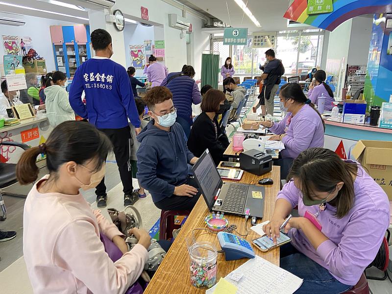 歡慶母親節守護婦女健康 臺東縣衛生局推全方位健康照護檢測活動