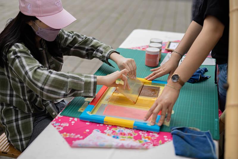 「限量體驗絹印卡片」活動