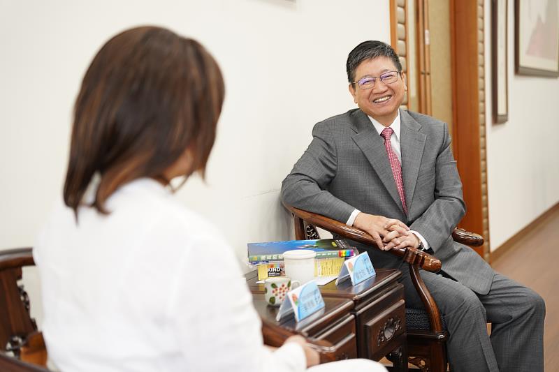 楊文科感謝同鄉聯誼會長期以來結合海外僑胞力量，時時關心台灣、熱心服務海外鄉親