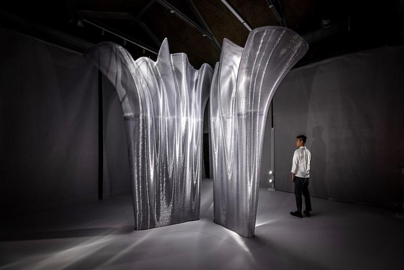 圖說：逢甲大學建築專業學院「ROSO機器人建造實驗室」以《目流 / VisualFlow》獲得了2022年LIT照明設計獎。