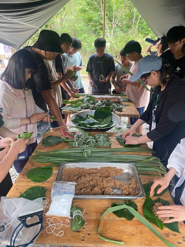 體驗手作原民美食吉拿富