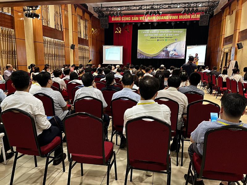 2 台灣智慧醫療論壇於河內Medipharm Expo辦理，吸引眾多醫藥專業人士齊聚一堂。(貿協提供)