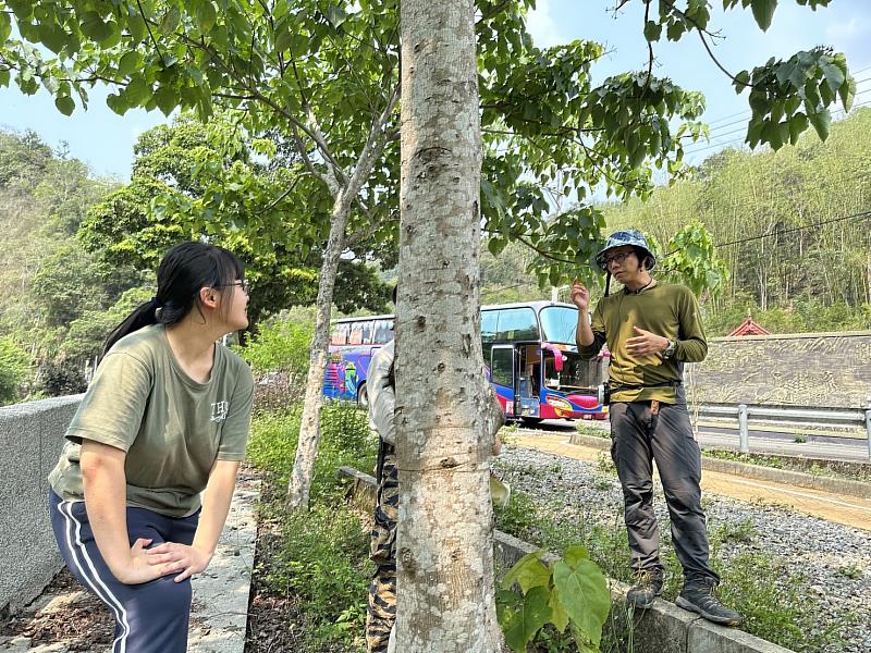 東海大學生命科學系帶領學生實地走訪，以理論與實作結合為主軸，深入了解動物保育工作及產業現狀。