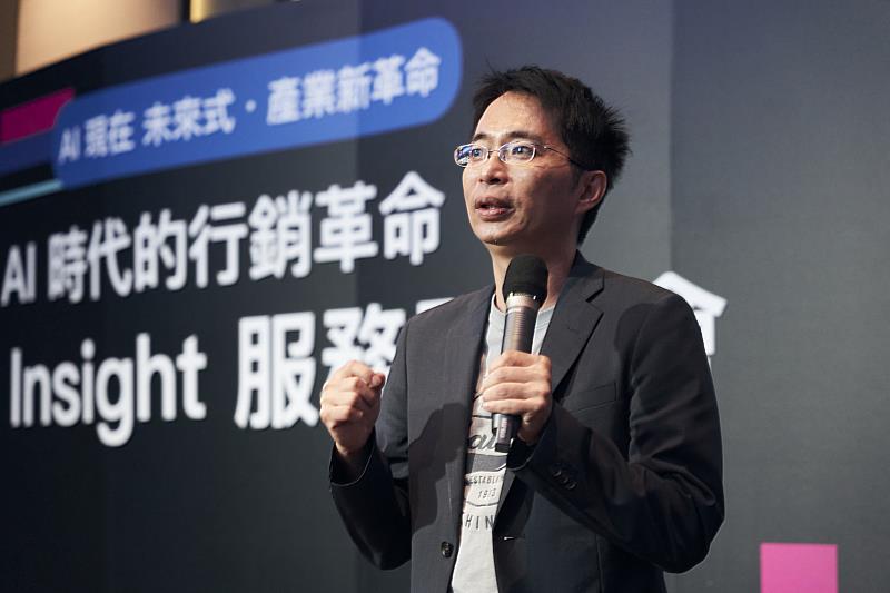 深義分析創辦人、台灣資料科學家李浩德與微軟Azure OpenAI ChatGPT推出全新行銷服務 。（圖／深義分析提供）