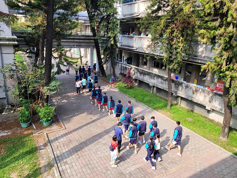 112年屏東考區國中教育會考考場 第一天秩序良好