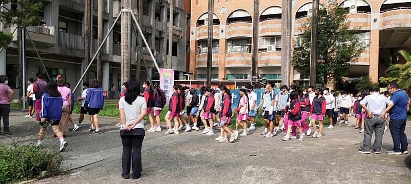 112年屏東考區國中教育會考考場 第一天秩序良好