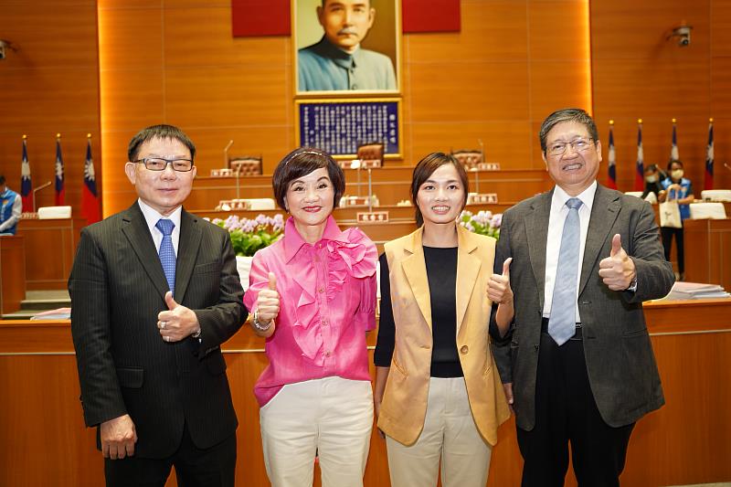 上官秋燕則盼二重國中成為完全中學及全面補助長者健保等;呂宛庭則關心新埔快捷公車、特色公園規劃、增設Ubike站點等議題