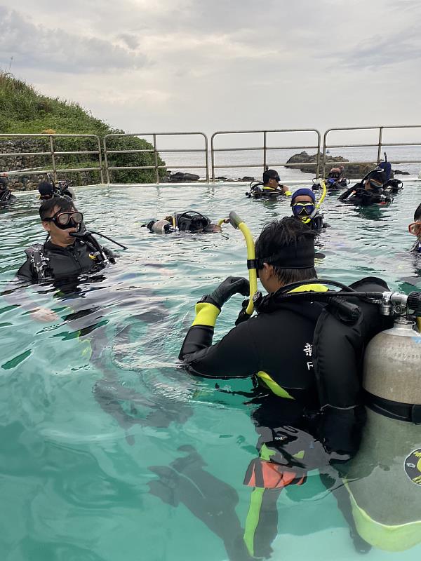 新北市消防局潛水搜救隊主要執行新北市轄內水域事故潛水搜索救援任務，以提升市民各項水域活動之安全性。