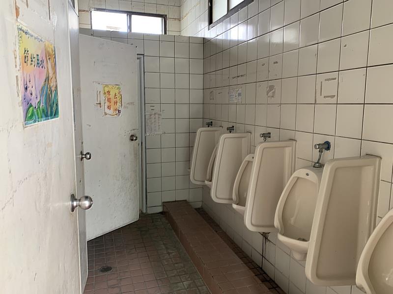 竹北國中老舊廁所
