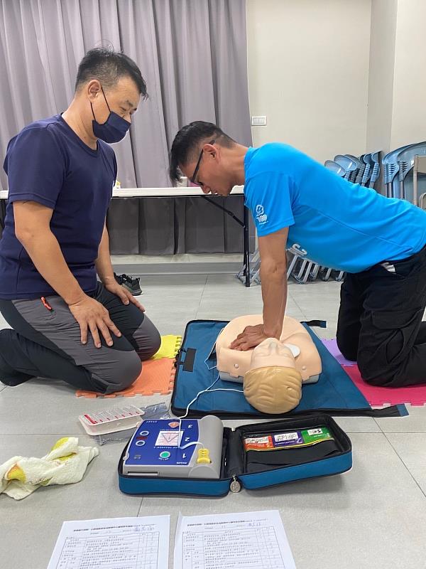 加強民眾自救救人能力 臺東縣府開辦水域安全訓練及親子體驗 救生員初複訓即日起報名