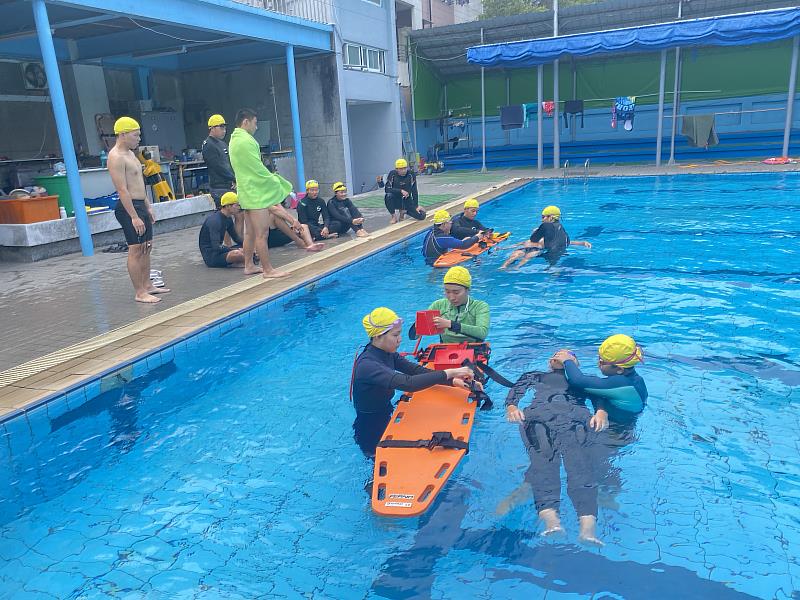 加強民眾自救救人能力 臺東縣府開辦水域安全訓練及親子體驗 救生員初複訓即日起報名