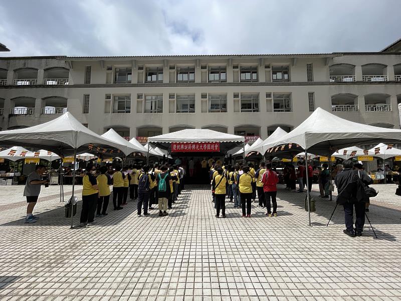 佛光大學23周年校慶暨佛誕節園遊會今日歡喜登場！