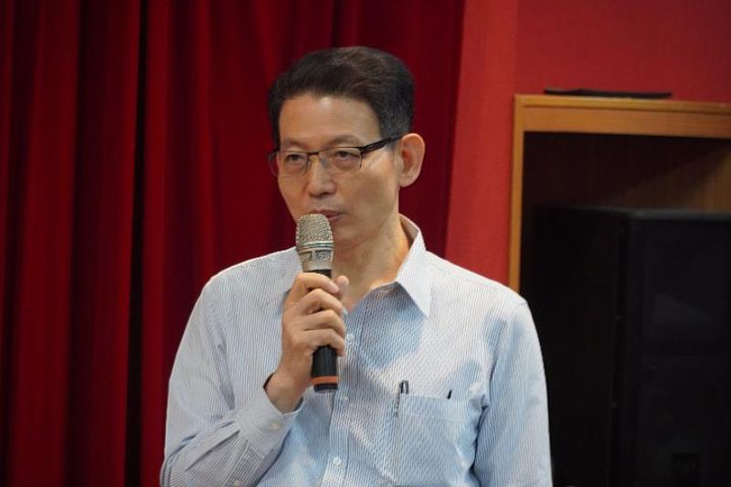 中華大學中華書院前日舉辦青年講座，邀請前國防部發言人、現任安得烈食物銀行執行長羅紹和，到校和學生分享自己為何提早退伍投身公益的故事。