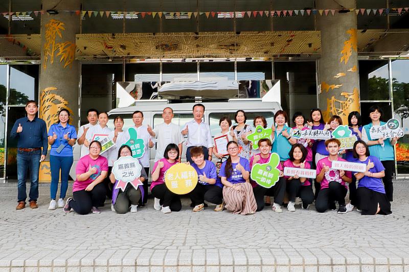 玉辰禪修道院暖心捐贈長照交通車 翁章梁致贈感謝狀-5