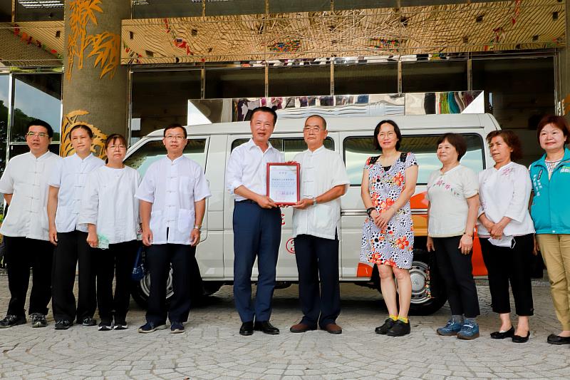 玉辰禪修道院暖心捐贈長照交通車 翁章梁致贈感謝狀-2