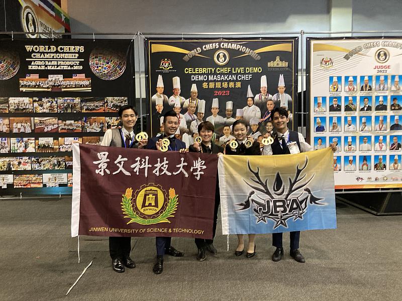 景文科大餐飲系管理組獲獎團體照。