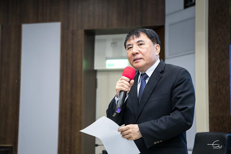 許泰文校長肯定李順欽董事長帶領中油回應國際能源趨勢