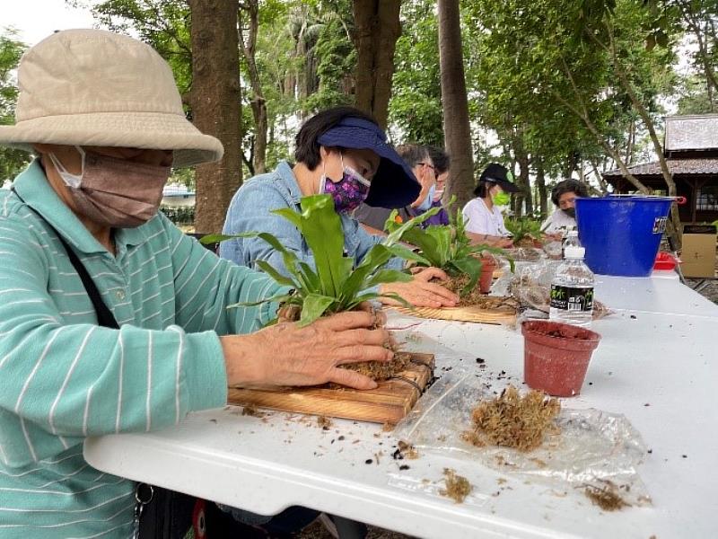 興大埔里實驗林文創園區USR 里民積極參與園藝療育