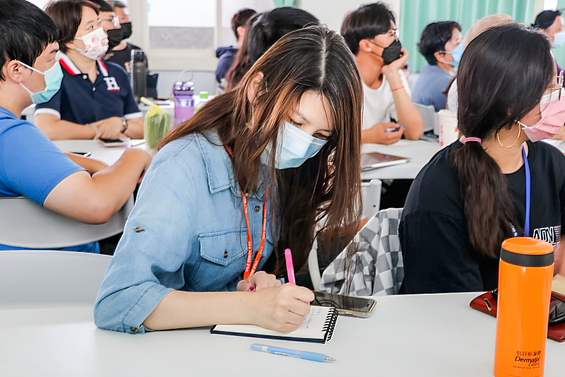 嘉己來行銷 !  111年度嘉義縣自媒體影像培訓工作坊-5