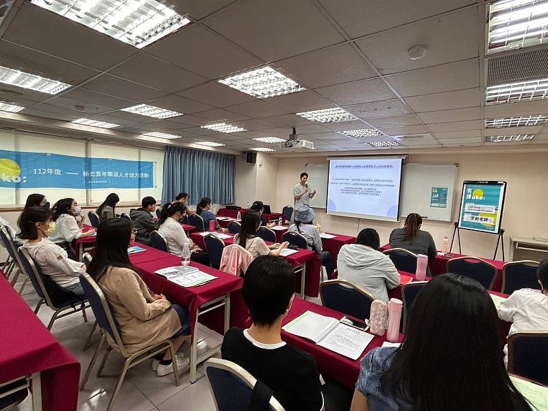 5月份UKO邀請網紅李勛分享小資理財觀.jpg