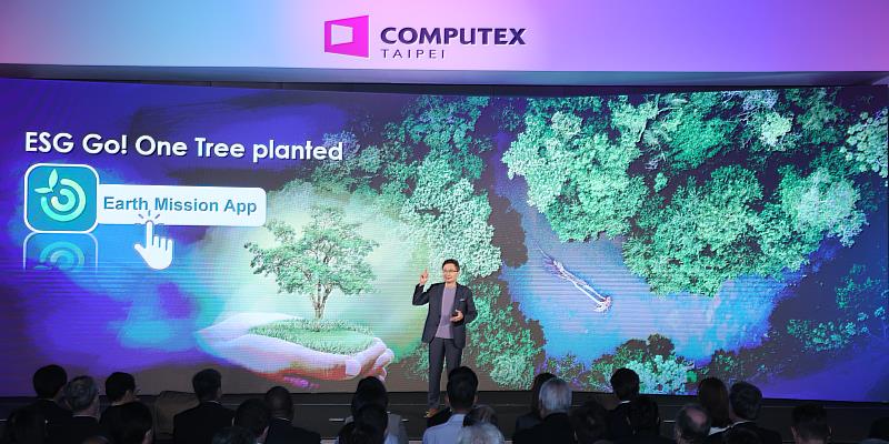 2. 外貿協會董事長黃志芳宣布COMPUTEX 2023疫後首次全面實體回歸。(貿協提供)