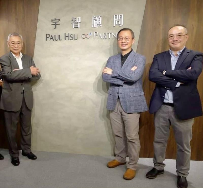 圖說：宇智顧問創辦人徐小波（左一）的心願是讓美國認識台灣品牌，如今終可藉由宇智顧問副董事長吳志揚（左二）與總經理李維峰（左三）所帶領主持的「Smartopia」計畫來實現。/宇智提供
