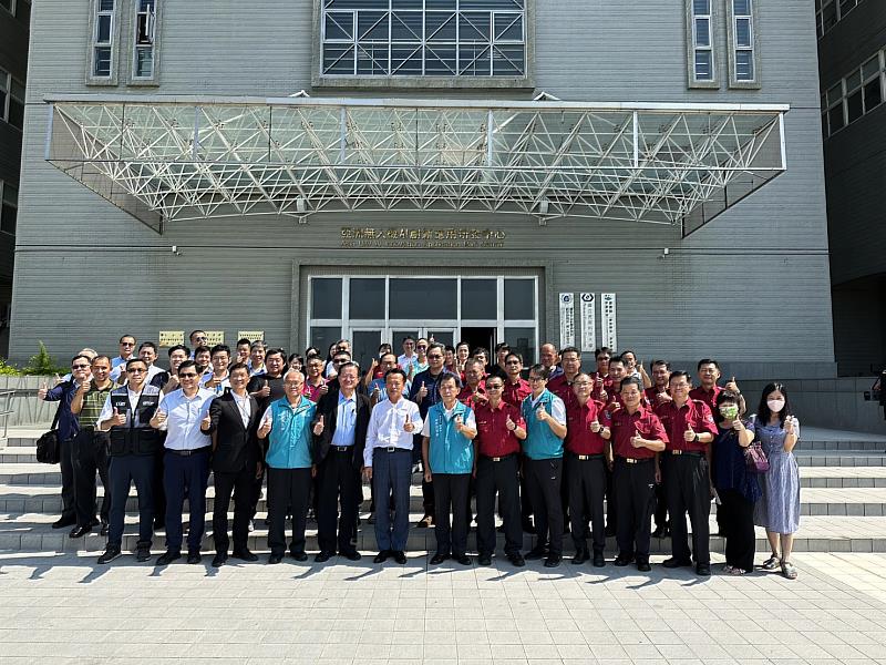 內政部消防署參訪亞創中心 消防無人機實際展演