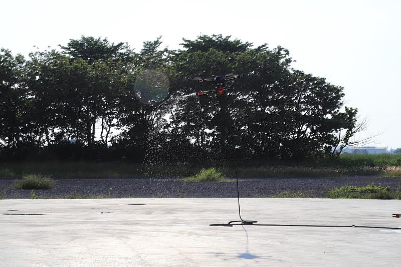 內政部消防署參訪亞創中心 消防無人機實際展演