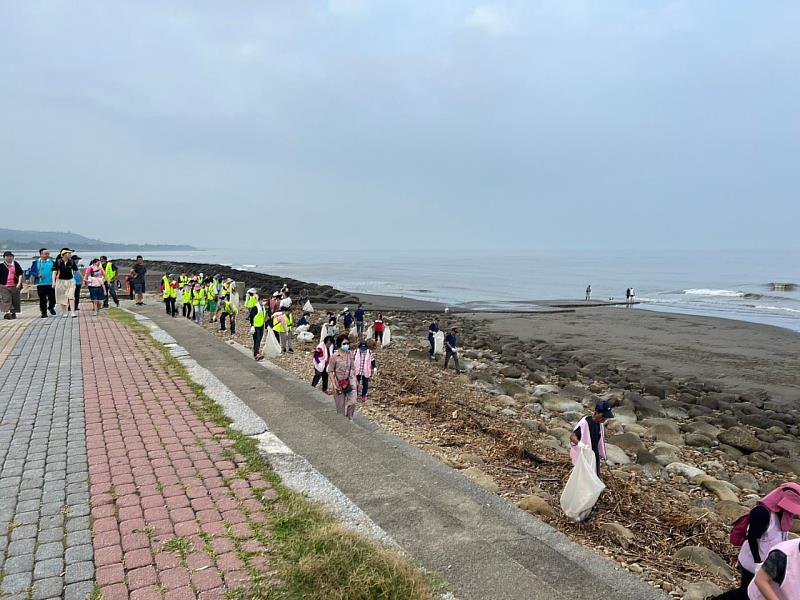 蔚藍淨海 攜手減撿塑活動有超過600人參與，攜手維護海洋環境。