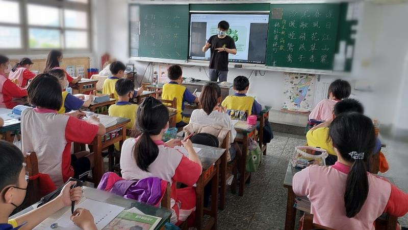 基隆八斗國小硬筆入班輔導。