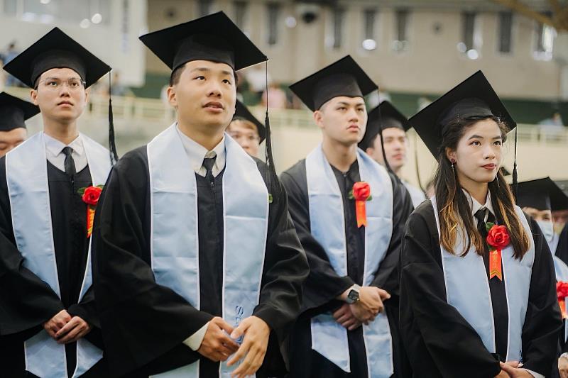 聖約翰科技大學舉辦111學年度畢業典禮，祝福畢業同學鵬程萬里、前程似錦。