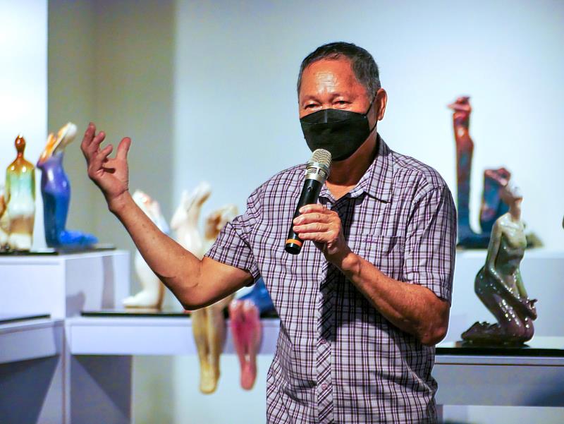 《祝福—游忠平雕塑個展》藝術家游忠平，希望能透過此次展覽，讓民眾對陶瓷雕塑的評價和價值再次提昇