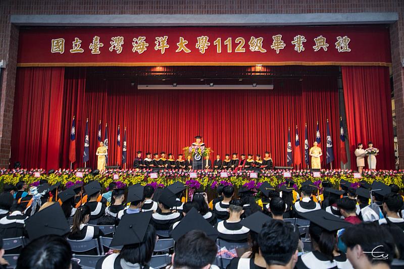 國立臺灣海洋大學6月3日於育樂館舉辦112級畢業典禮