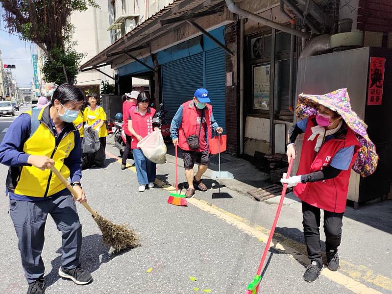 救國團工青隊與國威里「環保志工大隊」  清潔社區環境 生活品質更好