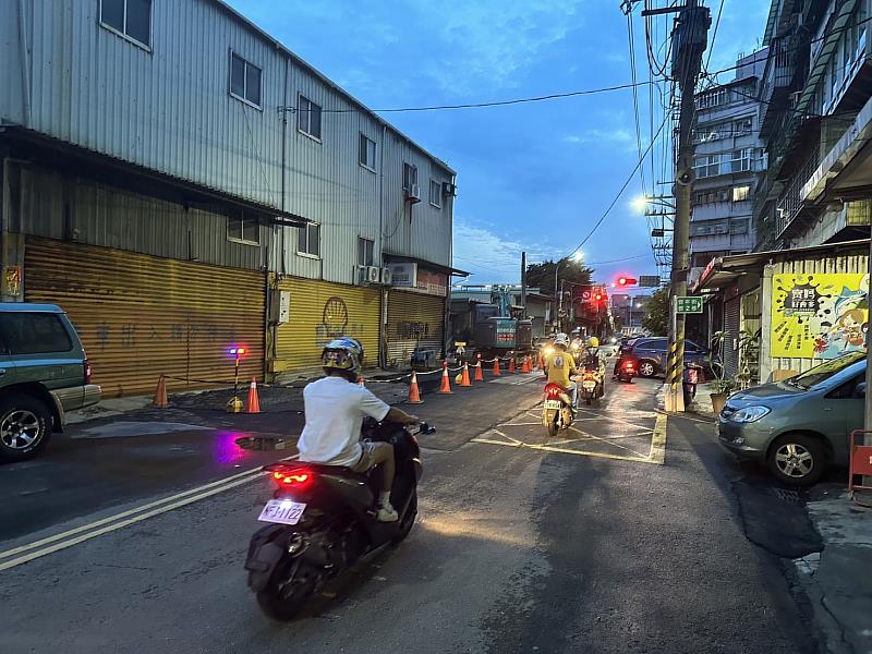 市府提醒用路人經過時小心駕駛，注意行車安全。