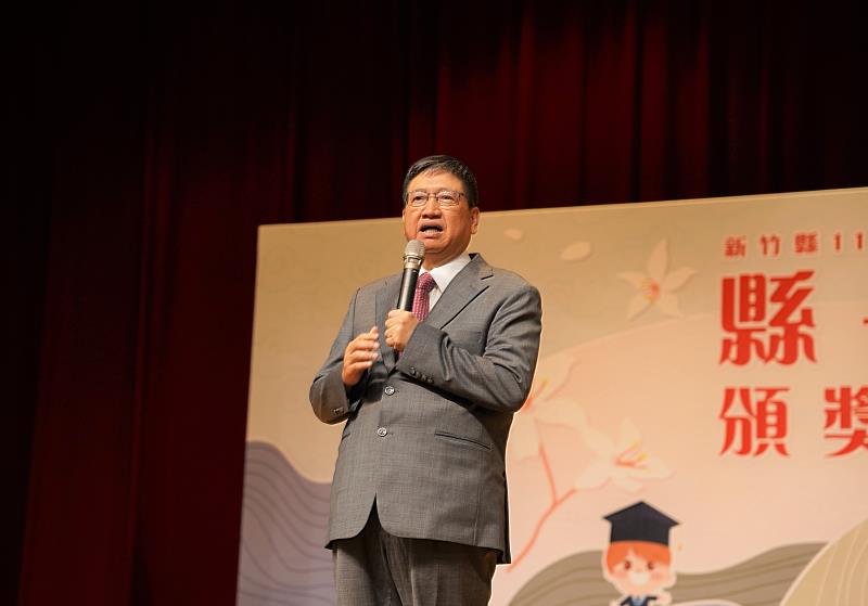 縣長楊文科期勉獲獎畢業生們保有感恩的心，抱著永不放棄的精神