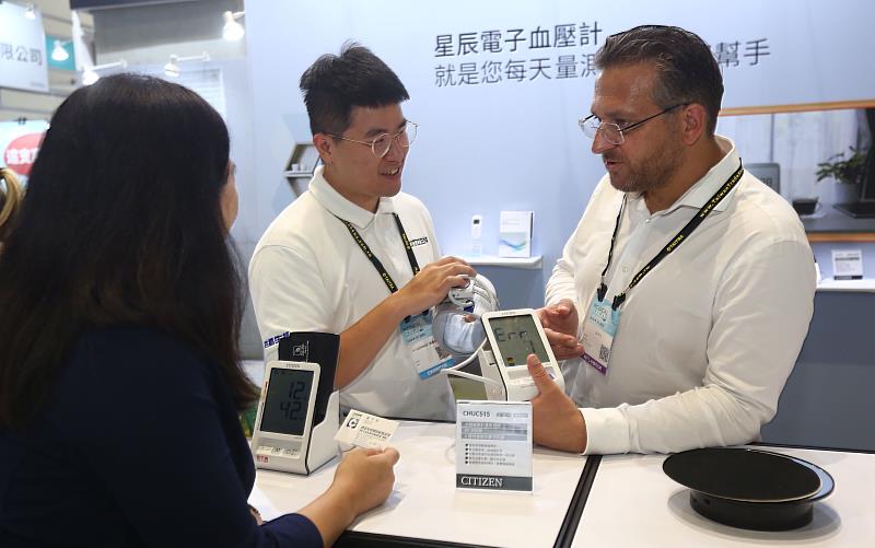 3.2023年台灣國際醫療暨健康照護展臺灣參展商產品受國際業者青睞。(貿協提供)