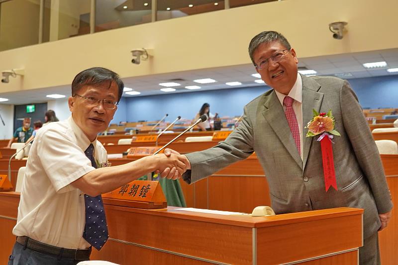 范振龍議員宣誓就職 楊文科縣長期盼共同為湖口繁榮打拚 | 中央社訊息平台