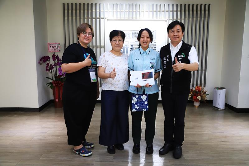 2023總統教育獎得主 蔡育慈出書邀翁章梁寫序