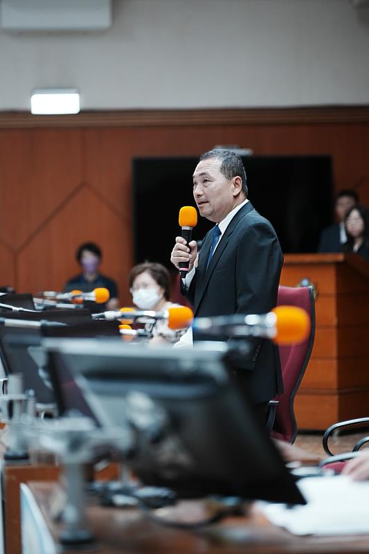 侯友宜主持治安會報 宣布增加警察健康福利及員額編制。