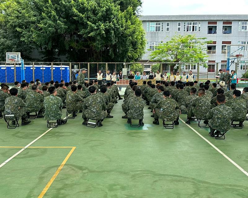 民政處長楊健人端午節敬軍慰問嘉義後備軍人教育召集訓練後備旅第1營部隊！