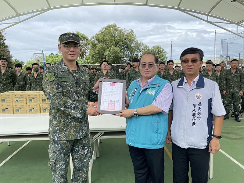 民政處長楊健人端午節敬軍慰問嘉義後備軍人教育召集訓練後備旅第1營部隊！