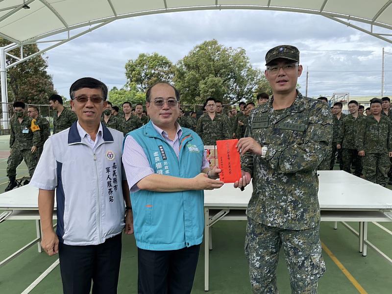 民政處長楊健人端午節敬軍慰問嘉義後備軍人教育召集訓練後備旅第1營部隊！