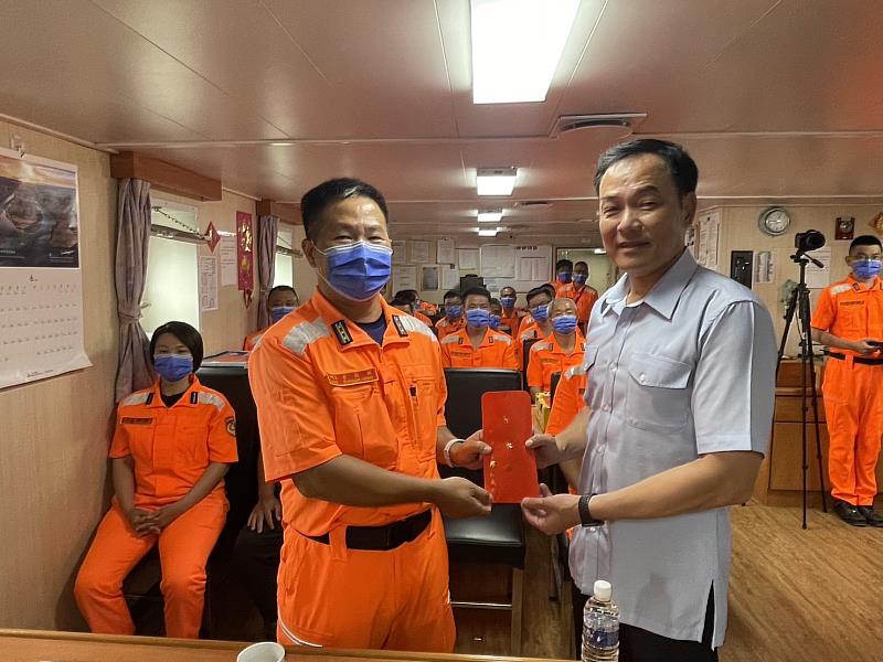 艦隊分署廖德成分署長頒發加菜慰勞金
