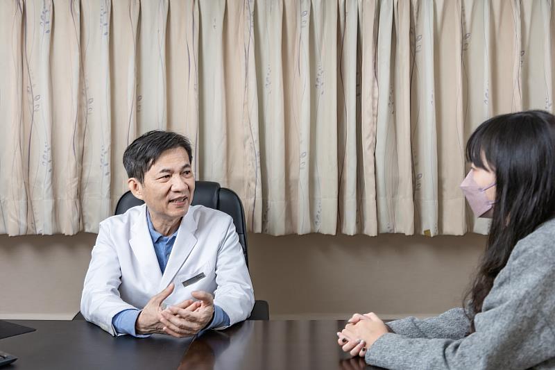 台北中山醫院執行董事李世明醫師研究再生醫療多年，完成施行細胞治療技術醫師訓練課程。將結合中山醫院各特色醫療中心服務民眾。
