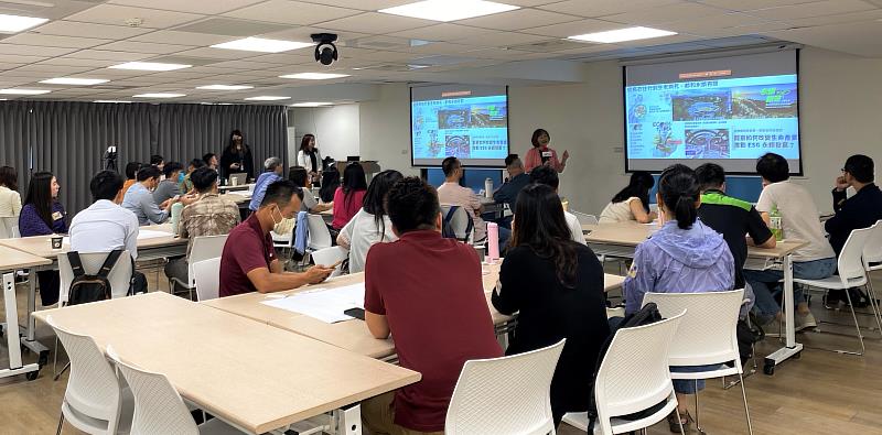 資誠永續發展服務公司董事長李宜樺表示，本次課程以地方創生的角度切入永續，希望大家能夠透過課程「一起啟動永續 DNA」。