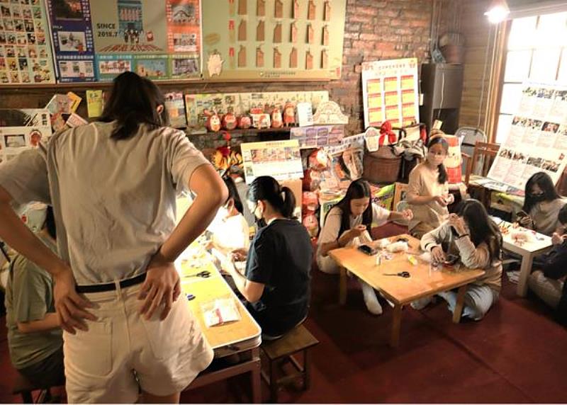 五條港文化會館福兔財貓香包DIY課程之上課情形。