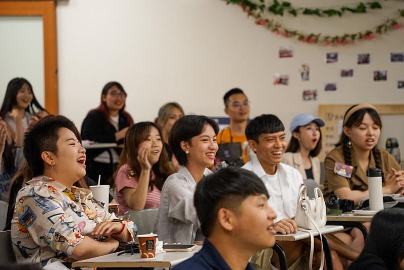 圖四：活動安排影片回顧，讓薪傳人回顧擔任親善大使的點點滴點。