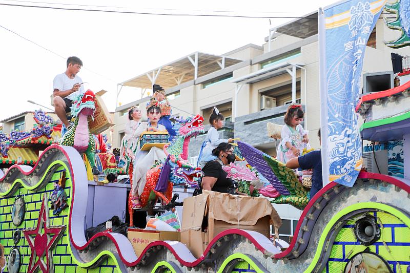 鹿草圓山宮「舉暗香」出巡 重現百年祭儀-4