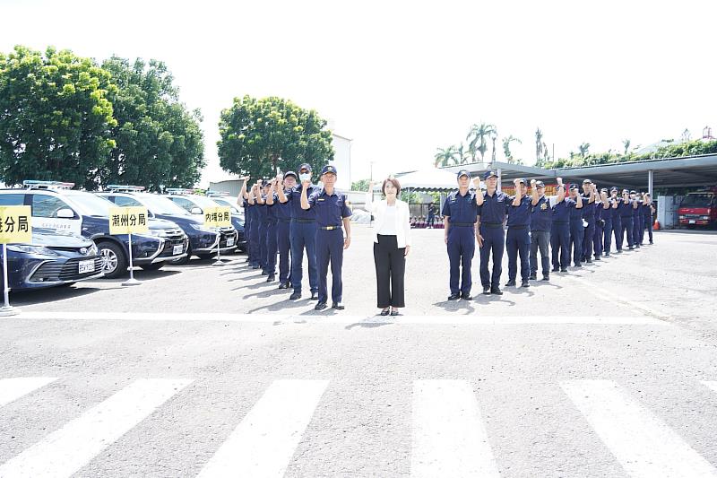 縣長周春米說，警用車輛汰舊換新後，有助於提升快速機動打擊犯罪的效率